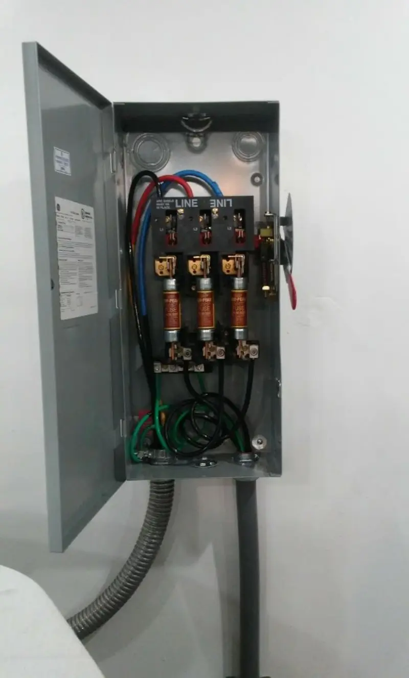 Three-phase disconnect switch installed for Smoke Detector Installation in Yosemite Lakes